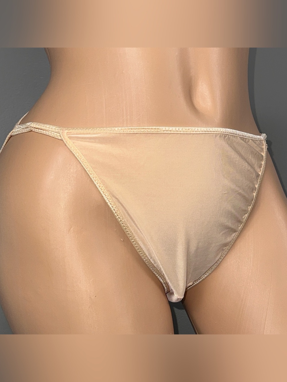 Vintage Vassarette Second Skin String Bikini Panties Size 7 Large 18205 Peach